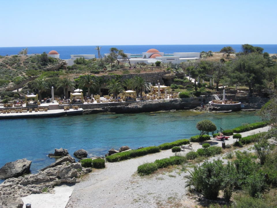 Spaziergang zur Kalithea Therme Hotel Kalithea Horizon Royal