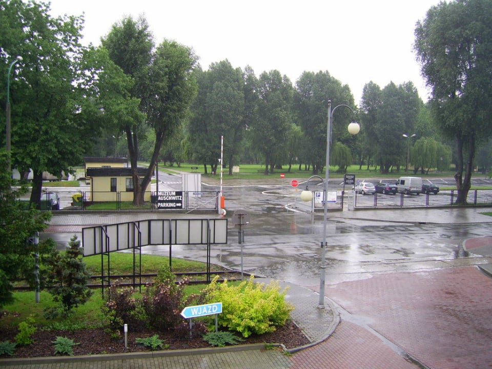 Parkplatz gegenüber Hotel Olecki