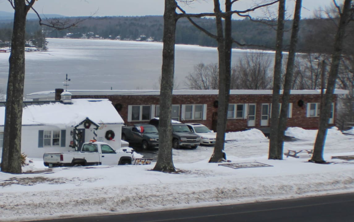Front of motel in winter Hotel The Lake Inn at Mt. Sunapee