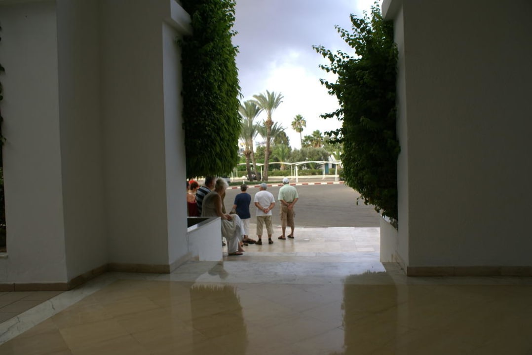 Ausgang El Mouradi Club Kantaoui