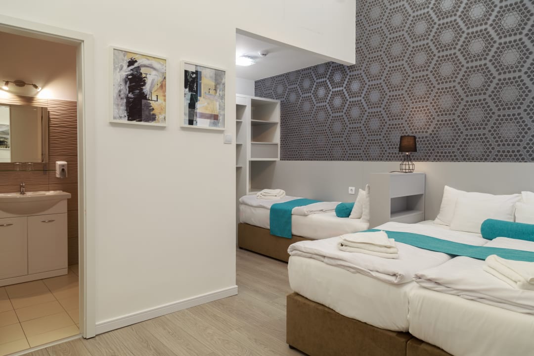 Zimmer Hotel Mika Downtown