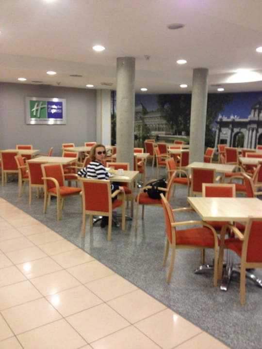 На завтраке было немноголюдно Hotel Holiday Inn Express Madrid San Sebastian de los Reyes