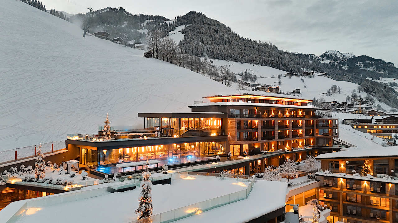 Außenansicht DAS EDELWEISS Salzburg Mountain Resort