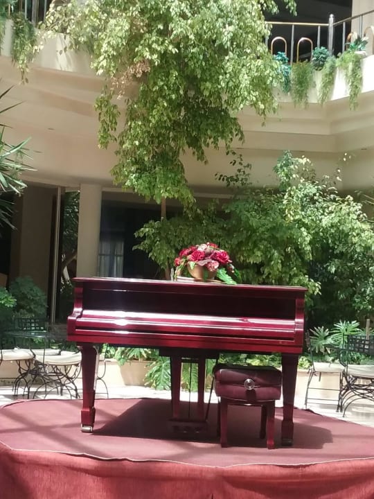 Eingangshalle mit Flügel The Grand Hotel Hurghada