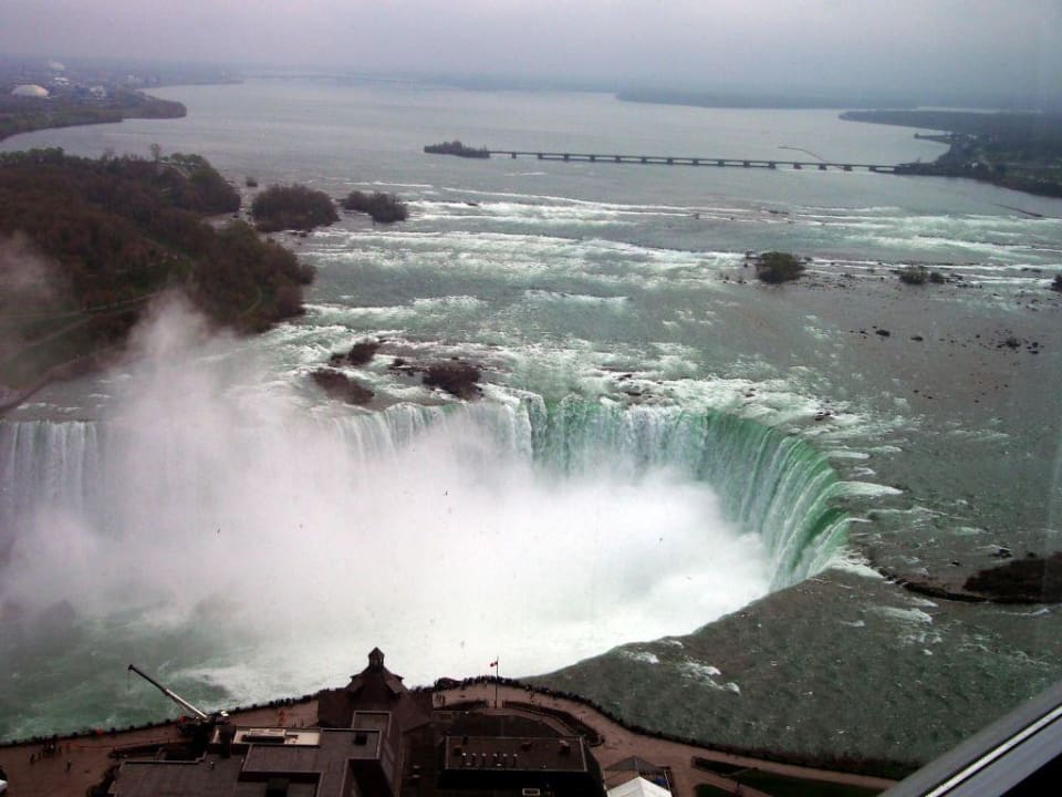 Genialer Ausblick auf den Horseshoe Embassy Suites Hotel Niagara Falls / Fallsview