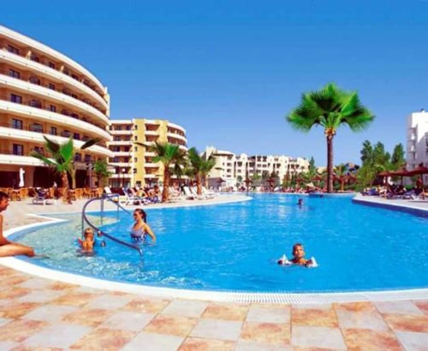 Innenhof allsun App.-Hotel Orient Beach