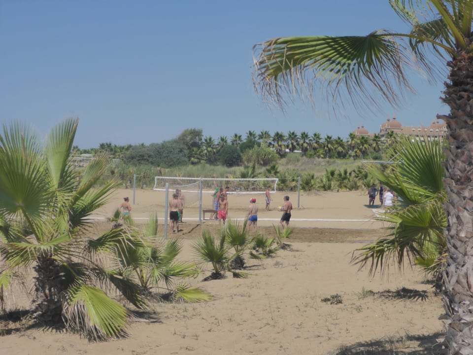 Strand Club Grand Side
