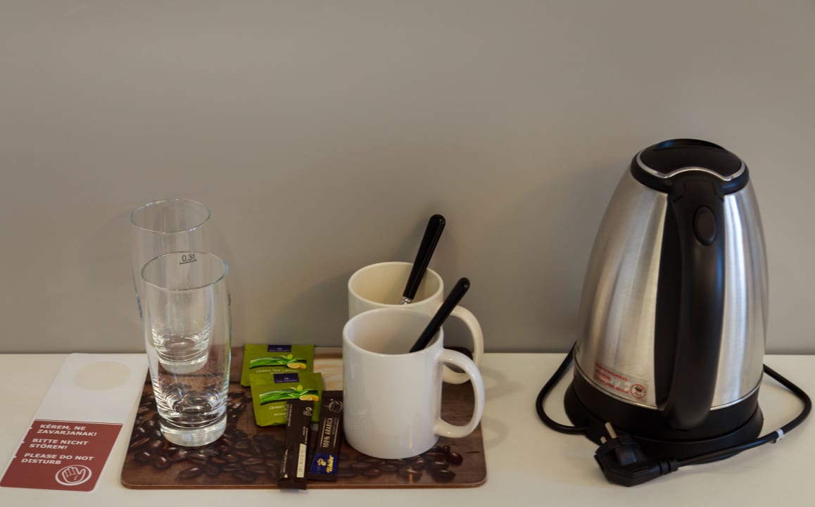 Zimmer Hotel Mika Downtown