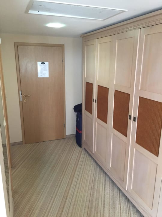 Zimmerflur/ Kleiderschrankt HVD Clubhotel Miramar