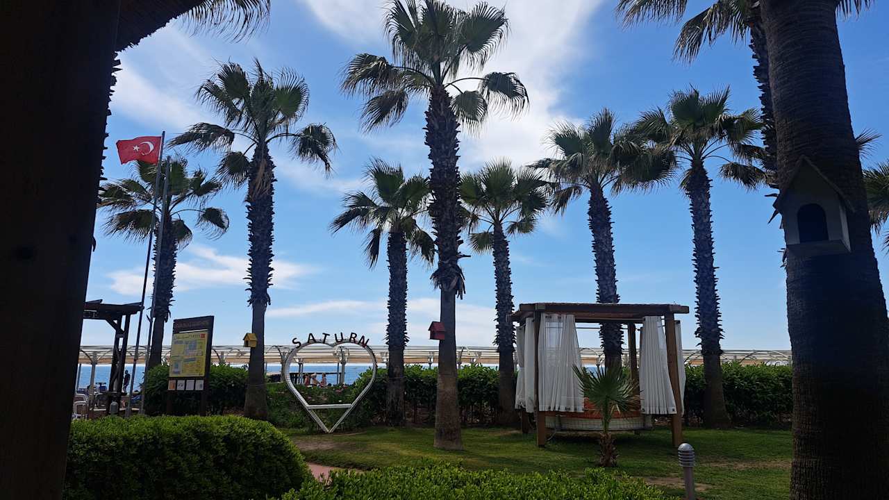 Gastro Saturn Palace Resort Hotel