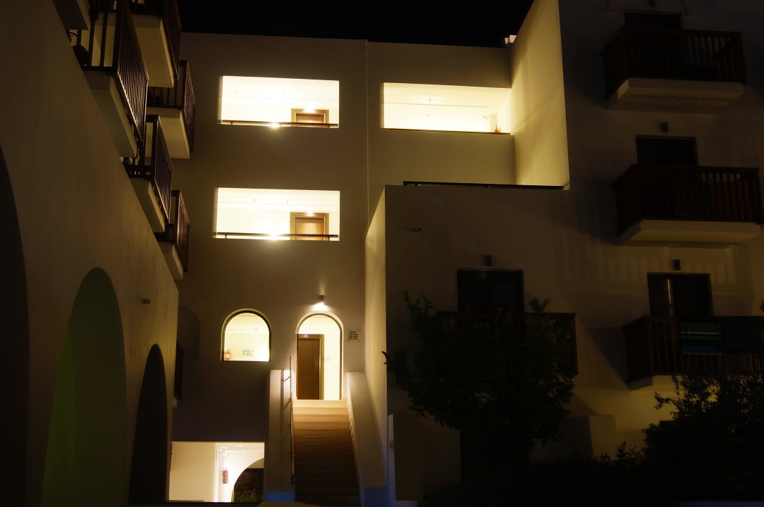 Ausblick in den Innenhof TUI BLUE Oceanis Beach and Spa Resort