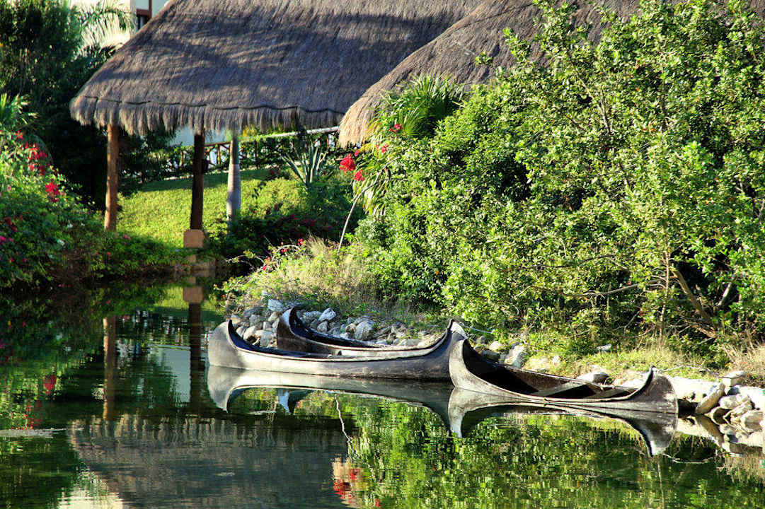 Территория Grand Palladium Select White Sand Resort & Spa