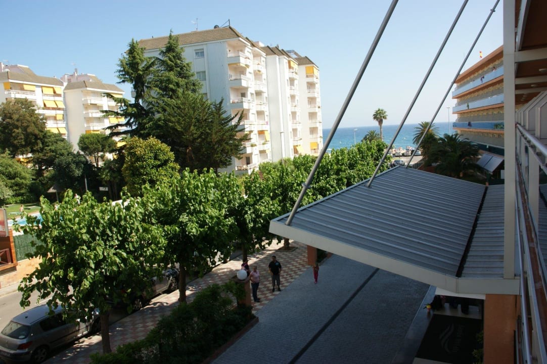 Widok z balkonu Hotel Surf Mar