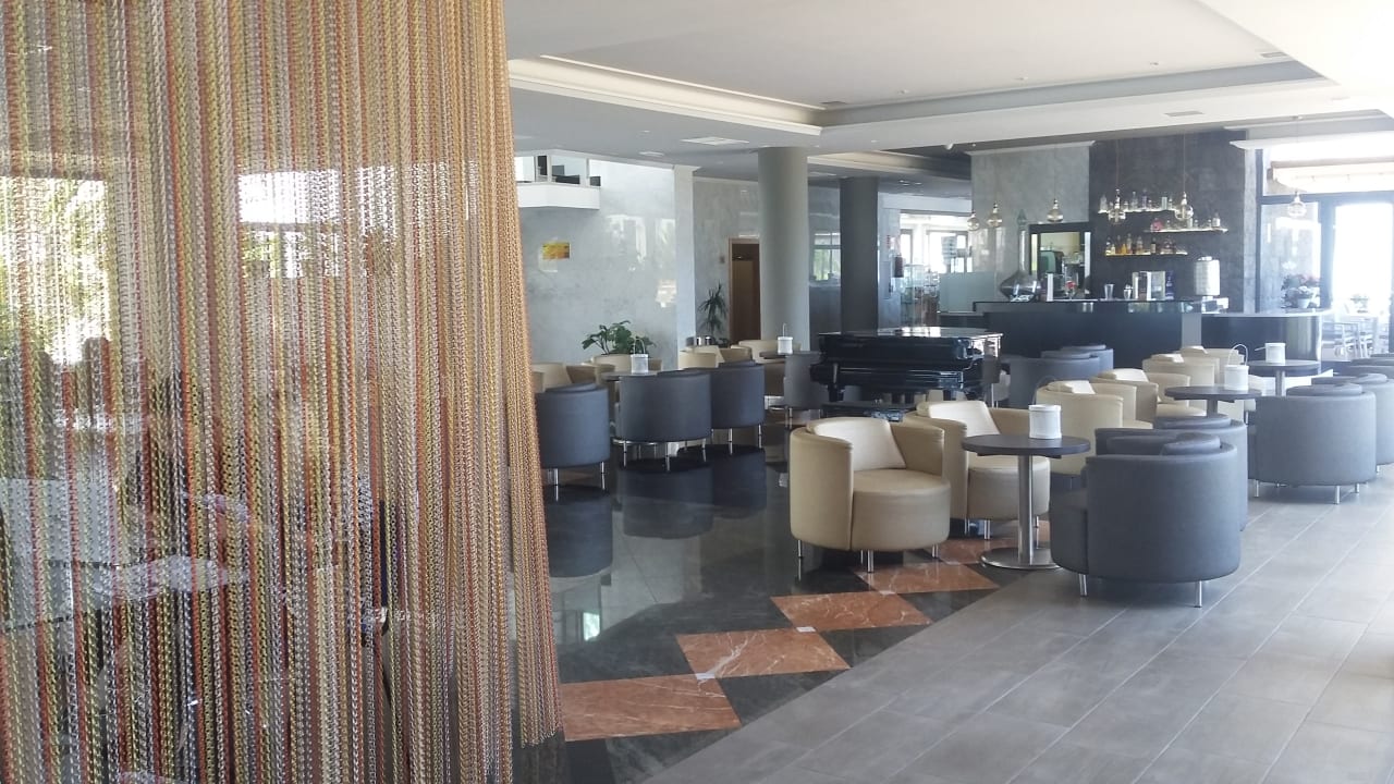 Lobby Hotel Mirador Papagayo by LIVVO