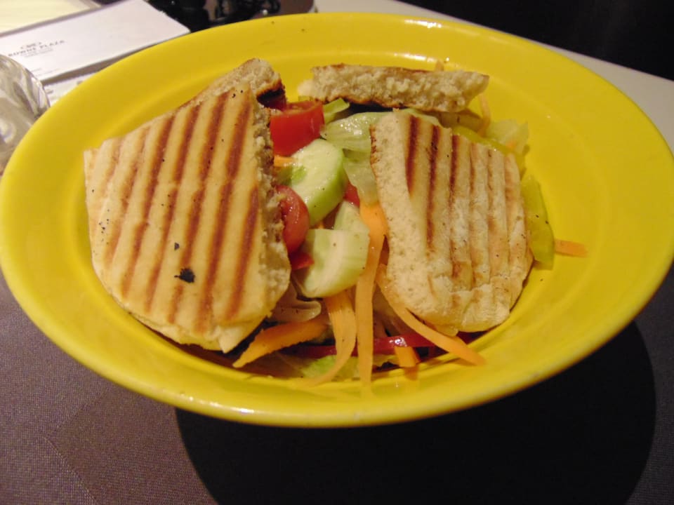 Gastro Crowne Plaza Nairobi Airport