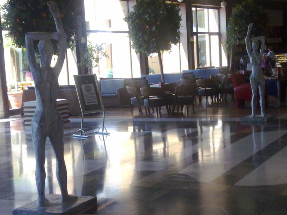 Statuen im Barbereich Voyage Belek Golf & Spa