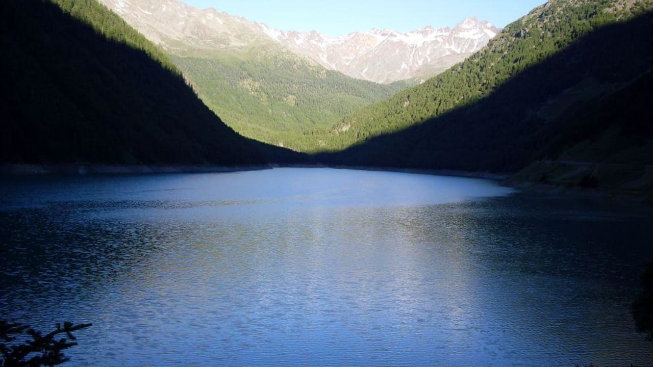  Bergpanorama und Ausblick zum Stausee  Pension Leithof