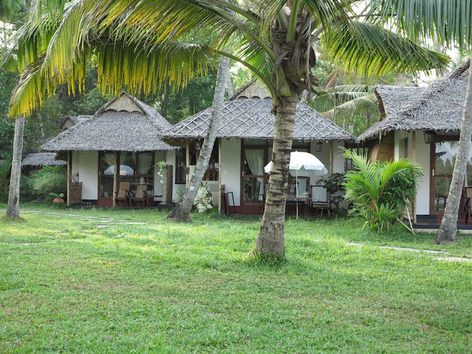 Bungalows Les 3 Elephants Backwaters Eco Resort