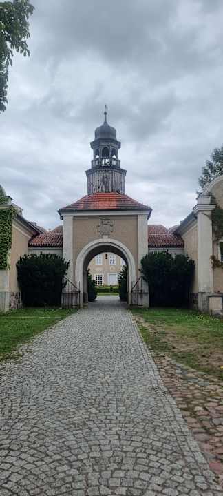 Außenansicht Pałac i Folwark Galiny