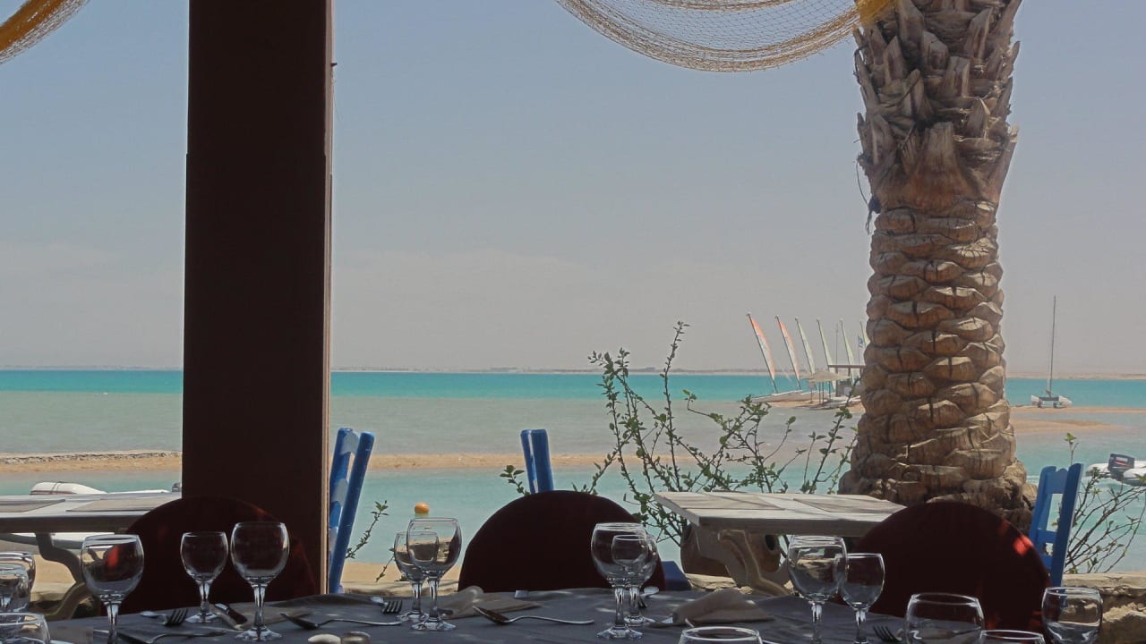 Vue du restaurant de plage Club Paradisio El Gouna, Red Sea