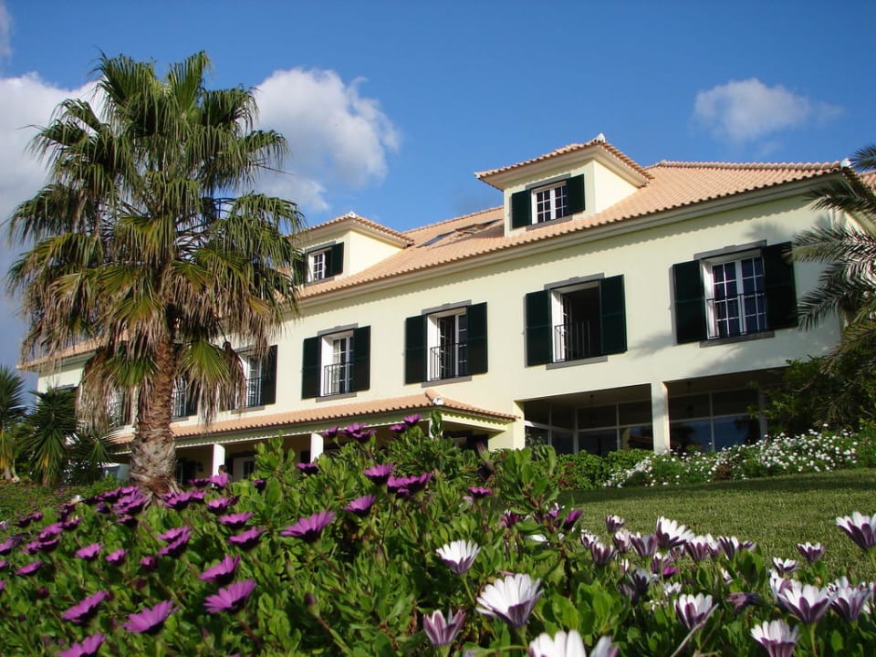Gartenblick auf das Haus Hotel Quinta Alegre