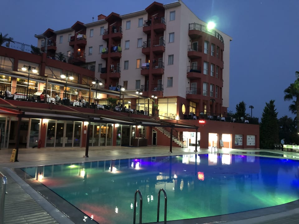 Pool Royal Atlantis Beach Hotel