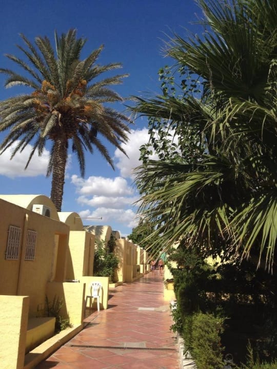 Weg zu den Zimmern Samira Club