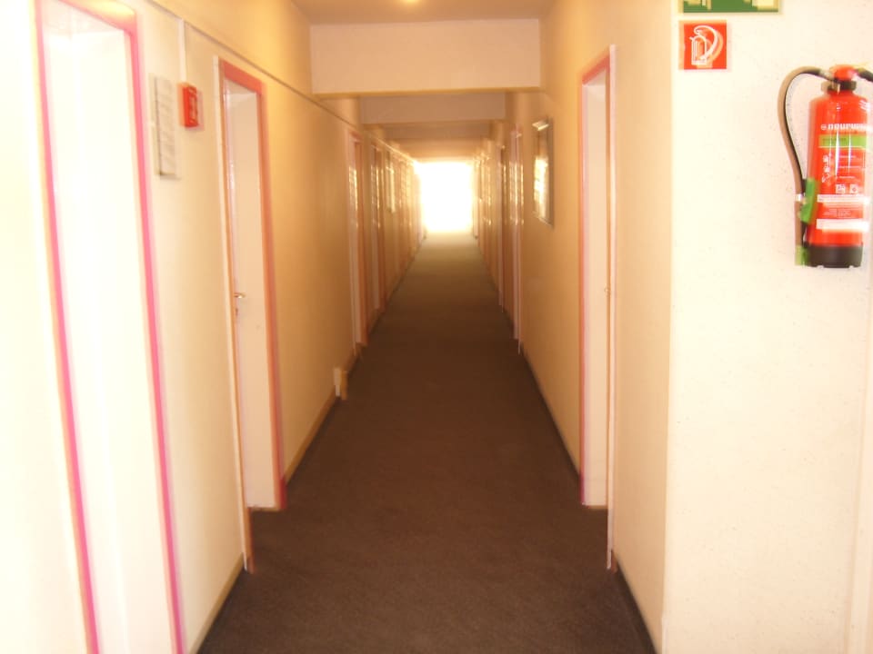 Der Flur zum Zimmer Hotel John Brinckman