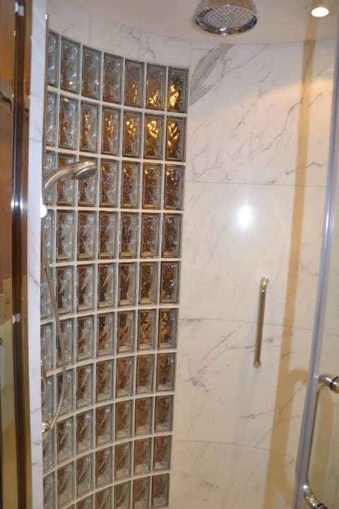 Dusche Shangri-La Hotel, Bangkok