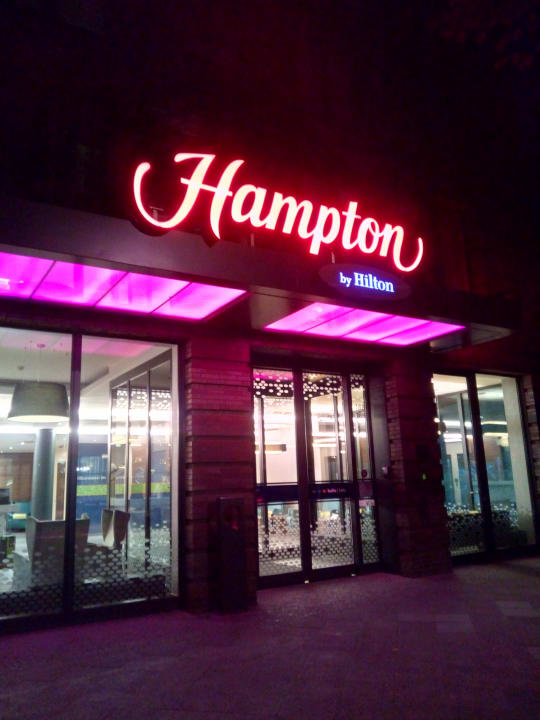 Lobby & Eingang Hampton by Hilton Berlin City West