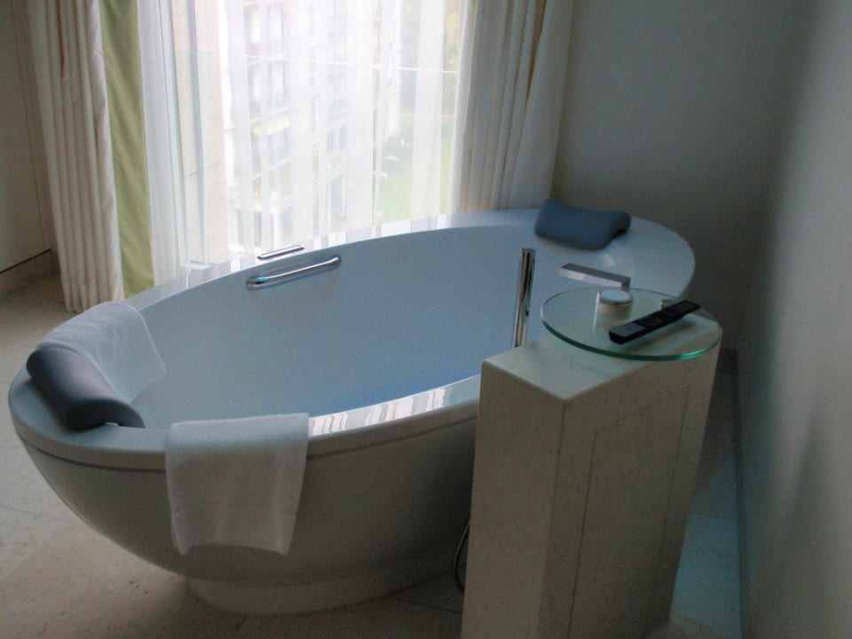 Jakuzzi im Badezimmer Grand Resort Bad Ragaz