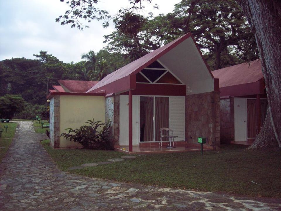 Außenansicht eines Bungalows der Villa Soroa Villa Soroa