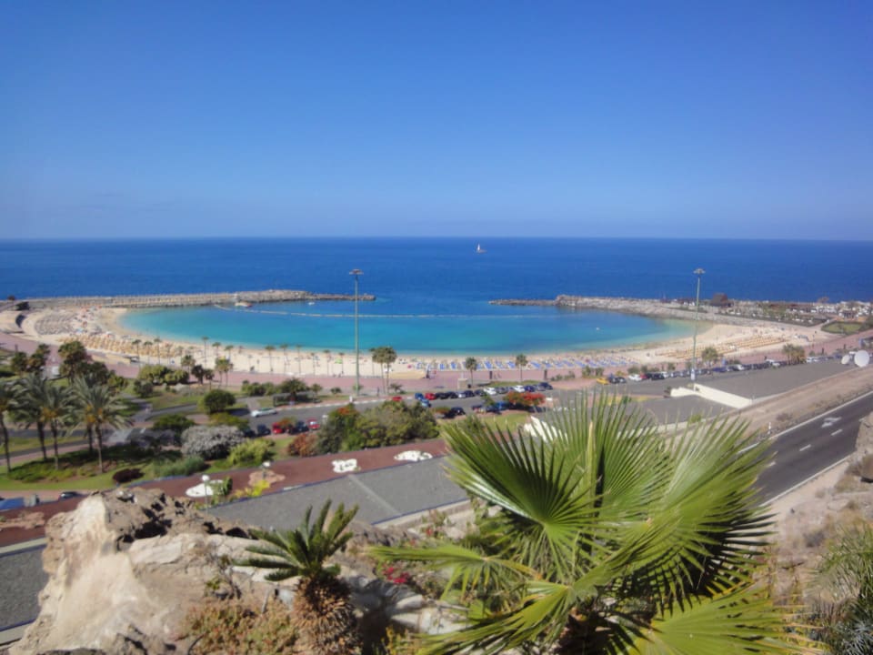 Blick auf den Playa des Amadores Gloria Palace Royal Hotel & Spa