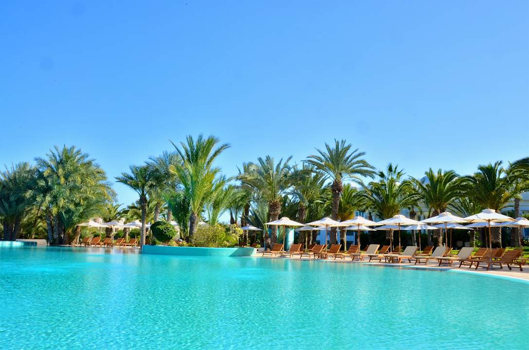 Pool Hotel Royal Garden Palace