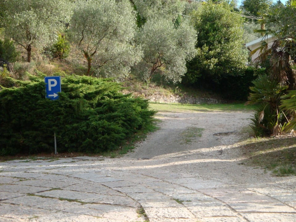 Parkplatz Nummer 2 hinterm Hotel Residenza Panorama