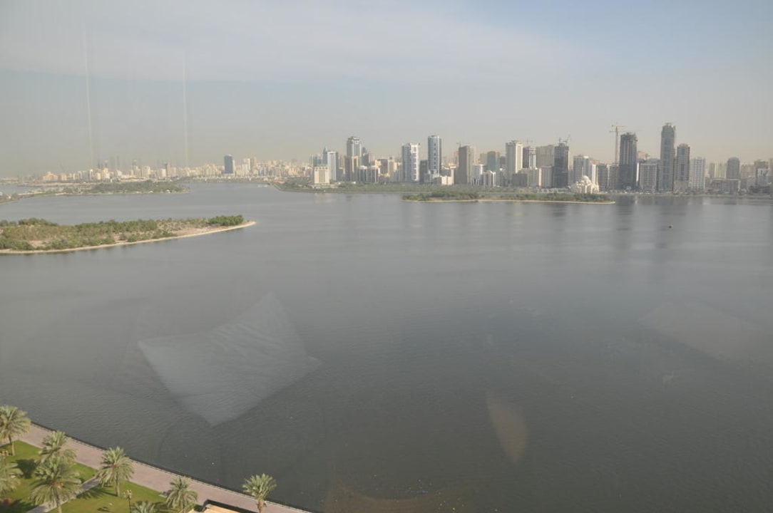 Blick vom 16. Stock aus die Lagune von Sharjah Corniche Hotel Sharjah