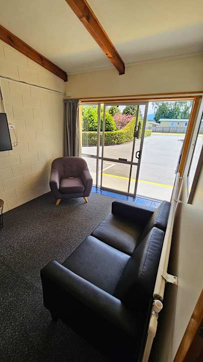 Zimmer Alpine View Motel