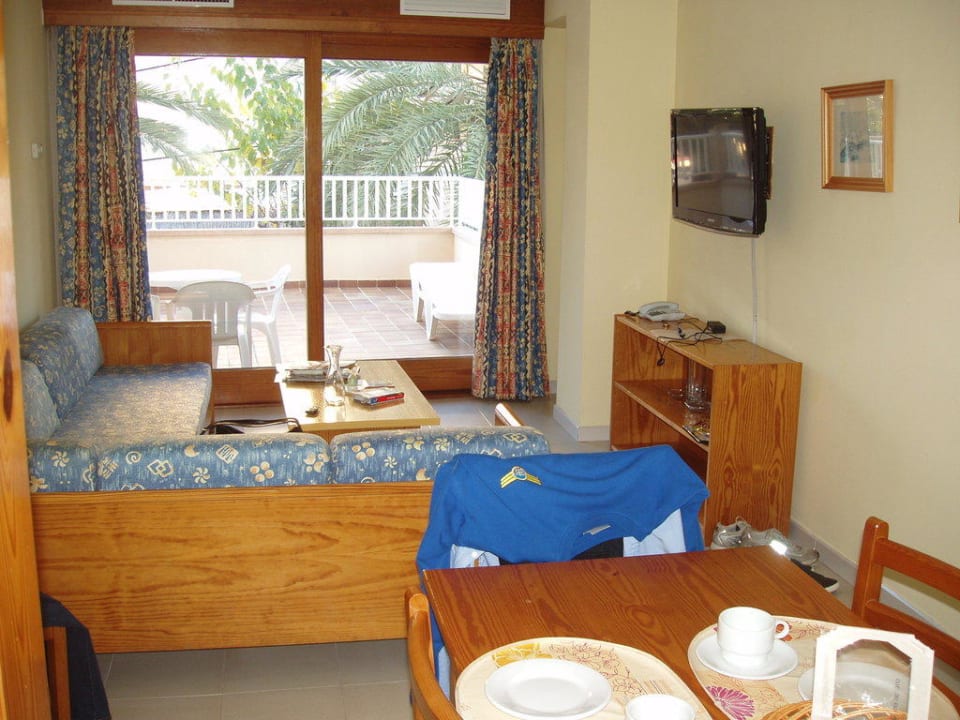 Wohnzimmer mit Schlafcouch Ponent Apartamentos