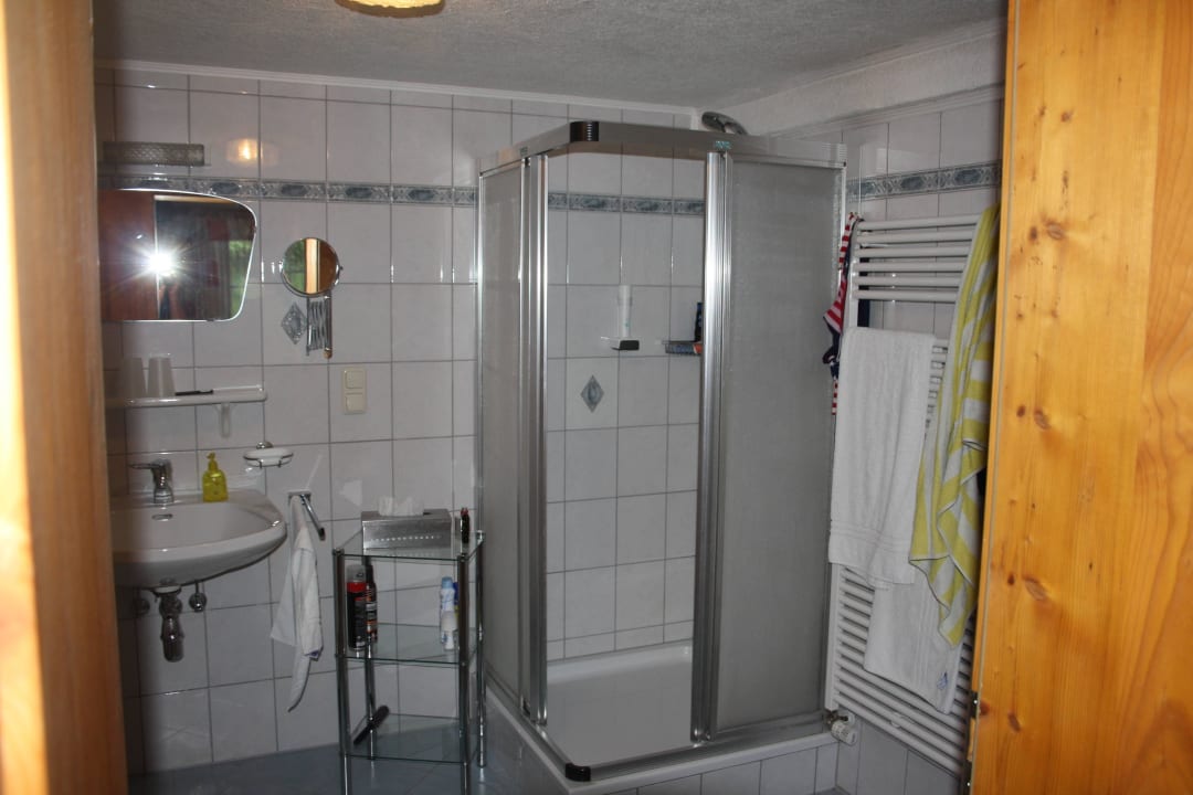 Badezimmer Pension Heilbad Burgwies