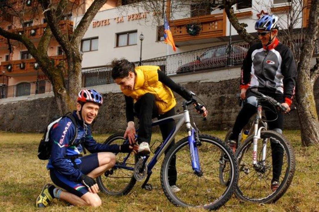 Family Hotel La Perla - Bike  Hotel La Perla