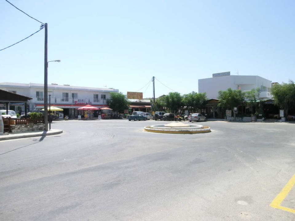 Kreisel direkt am Hotel ananea Kos