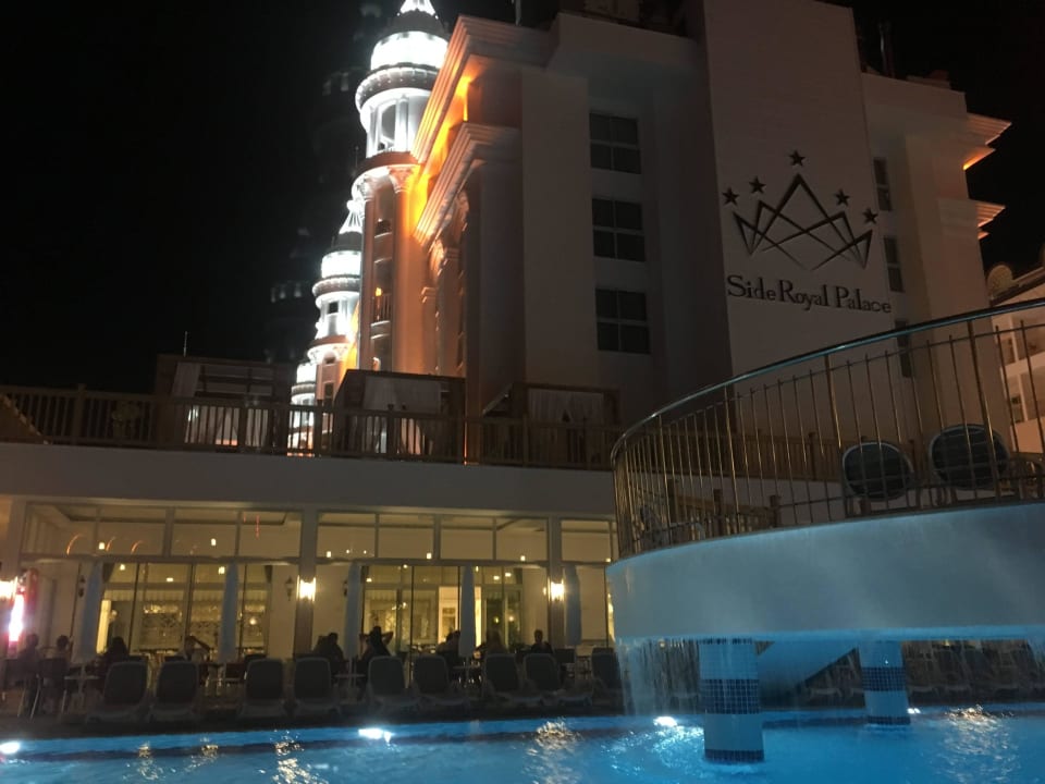 Aussicht am Pool Side Royal Palace Hotel & Spa