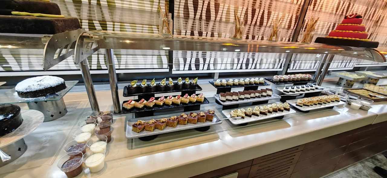 Gastro Saturn Palace Resort Hotel