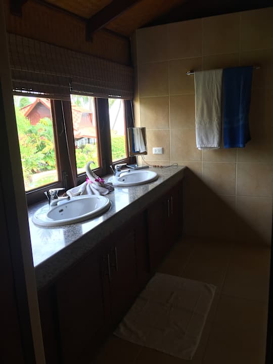 Zimmer Petchpailin Resort