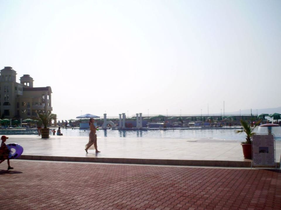 Activity Pool (am Morgen) Duni Royal Holiday Village