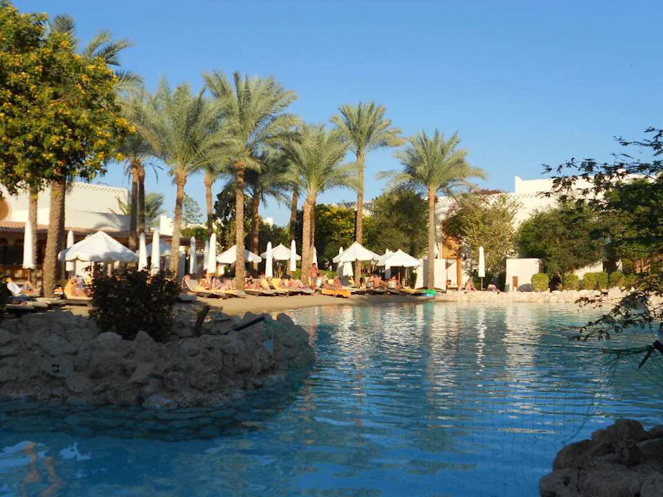 Strand am Pool Ghazala Gardens