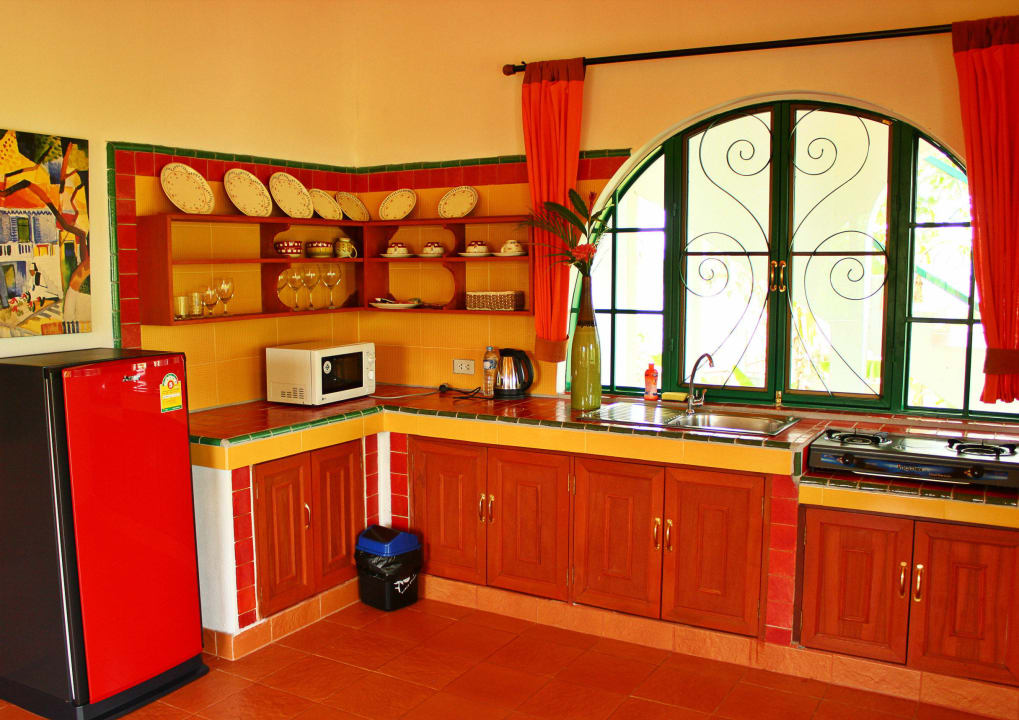 Sunflower Kitchenette Secret Garden Chiang Mai