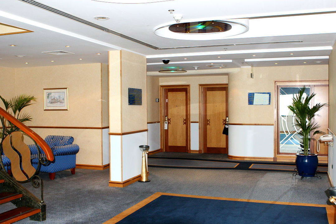 Korridor Le Meridien Mina Seyahi Beach Resort & Waterpark