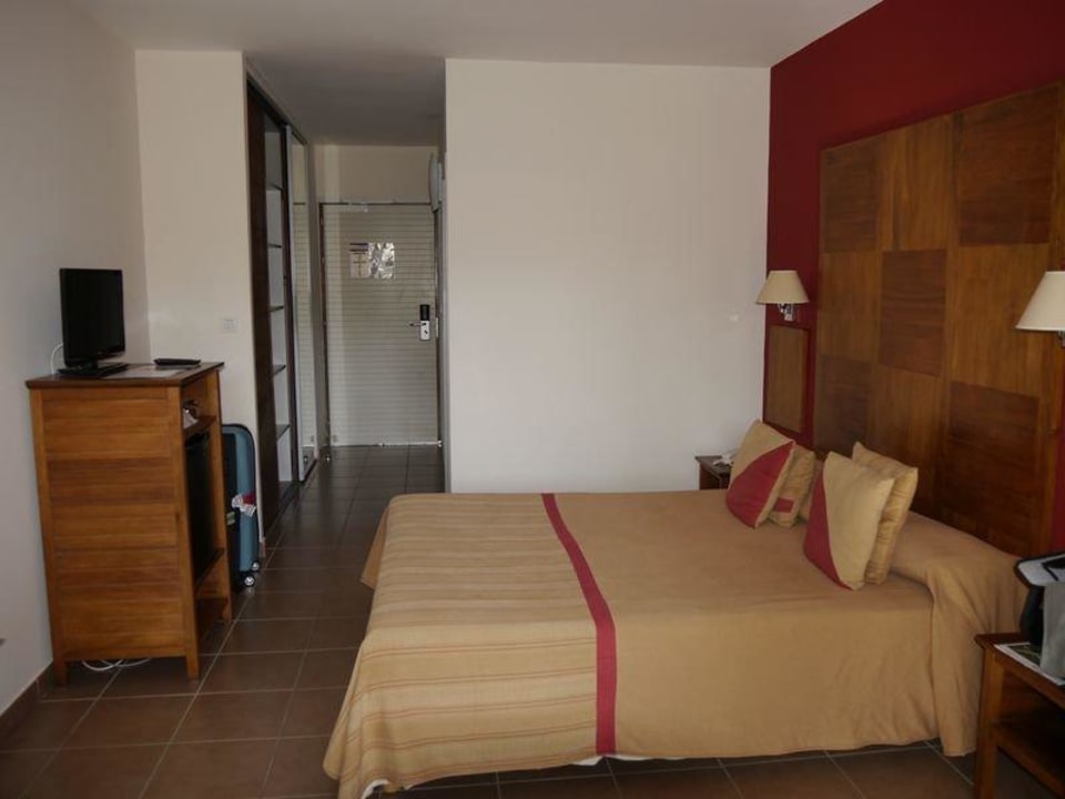 Blick von Balkon ins Zimmer Hôtel Le Récif