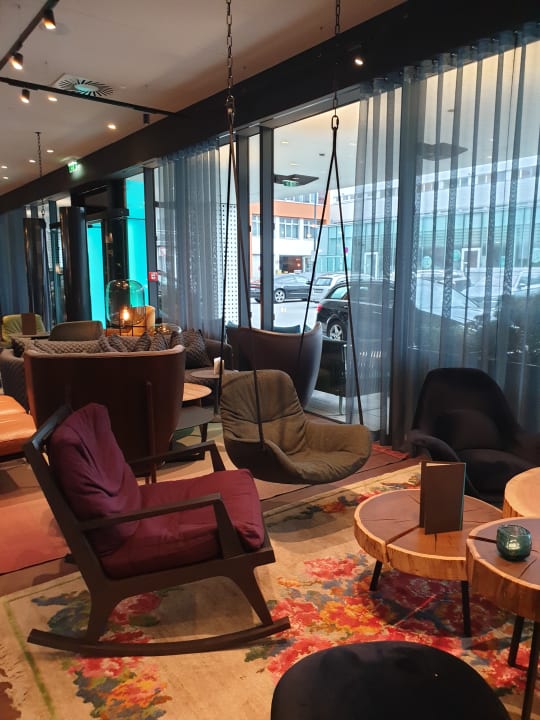 Lobby Motel One Salzburg